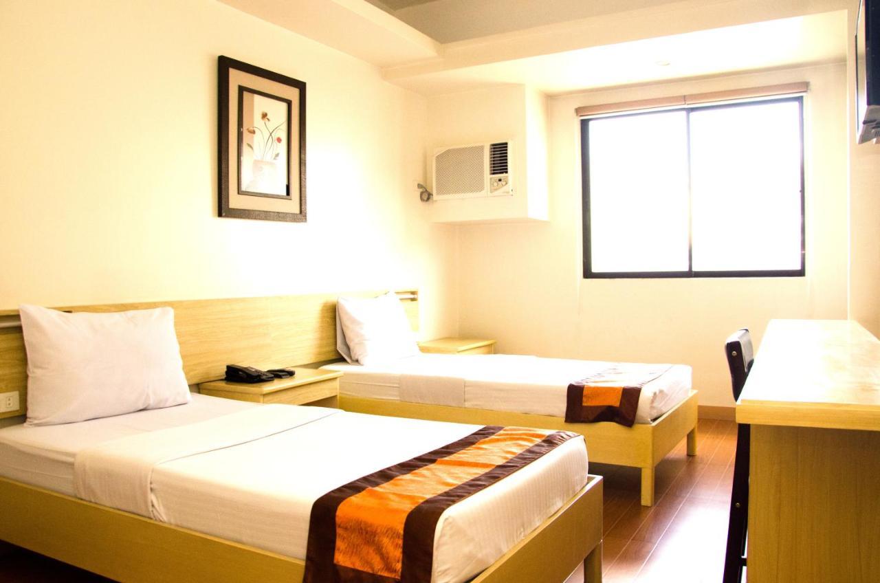 M Suites Hotel Makati City Exterior foto
