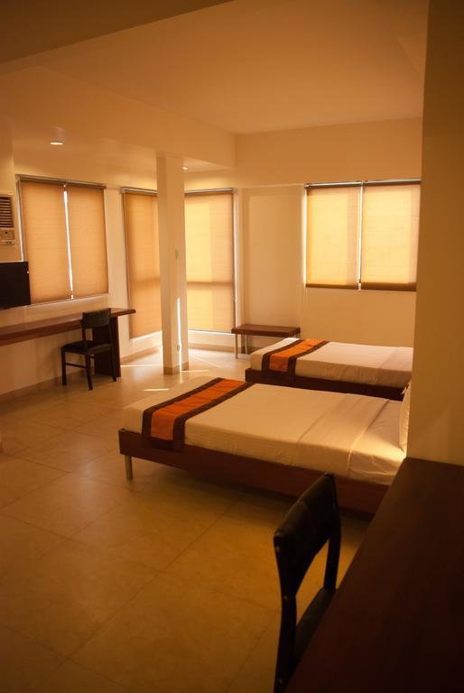 M Suites Hotel Makati City Habitación foto