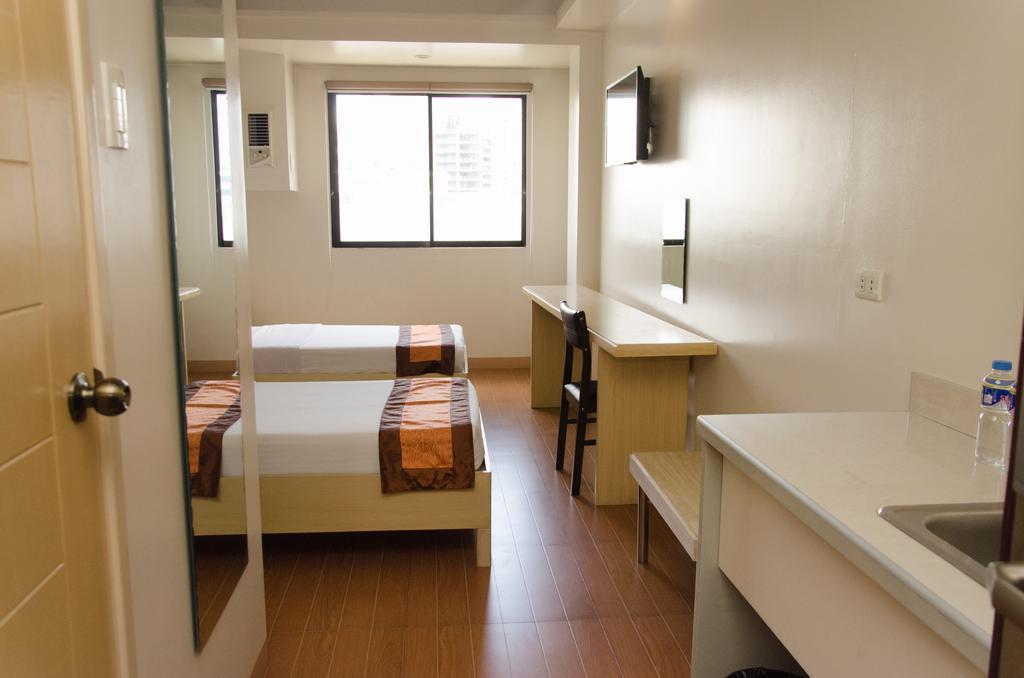 M Suites Hotel Makati City Exterior foto